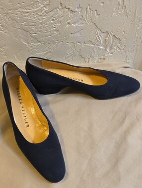 Walter Steiger Black Low Heel Pumps